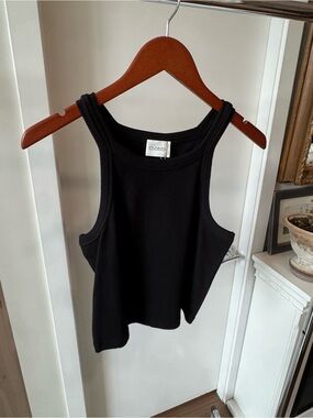 CLOSED Black Ribbed Scoop Tank